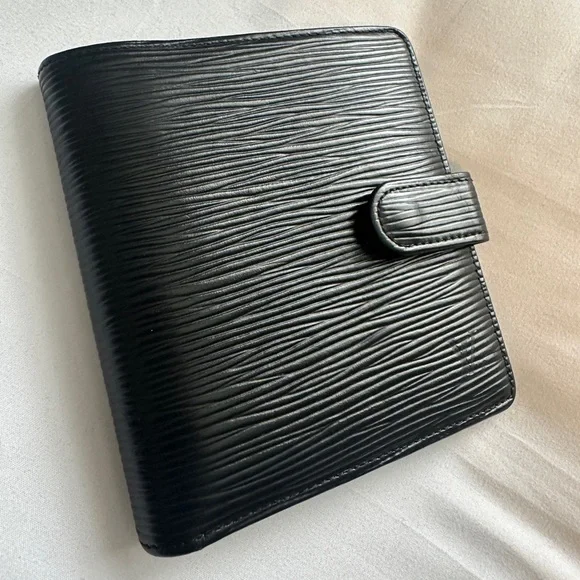 Louis Vuitton Black Epi Leather Wallet - Near Flawless - Picture 2 of 16